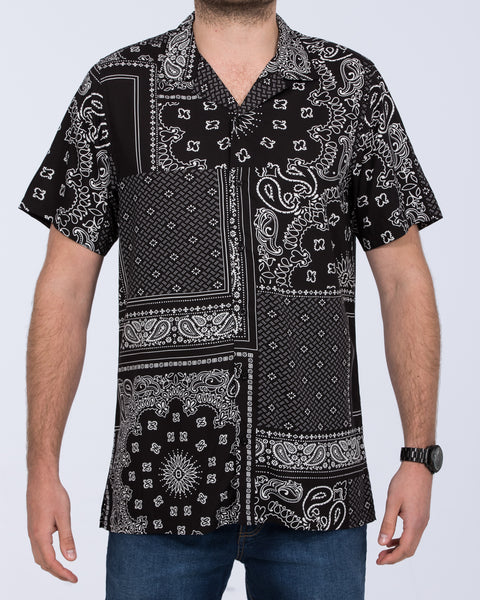 SS_20Shirt_202T_20Dustin_20Revere_20Black_20Scarf_20front_1e272976-33d4-4964-9b76-f46485c81c73_600x600.jpg